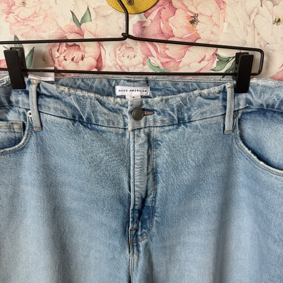 NWT GOOD AMERICAN Good Girlfriend Crop Straight Leg Jeans Indigo026 size 16 - Picture 3 of 8